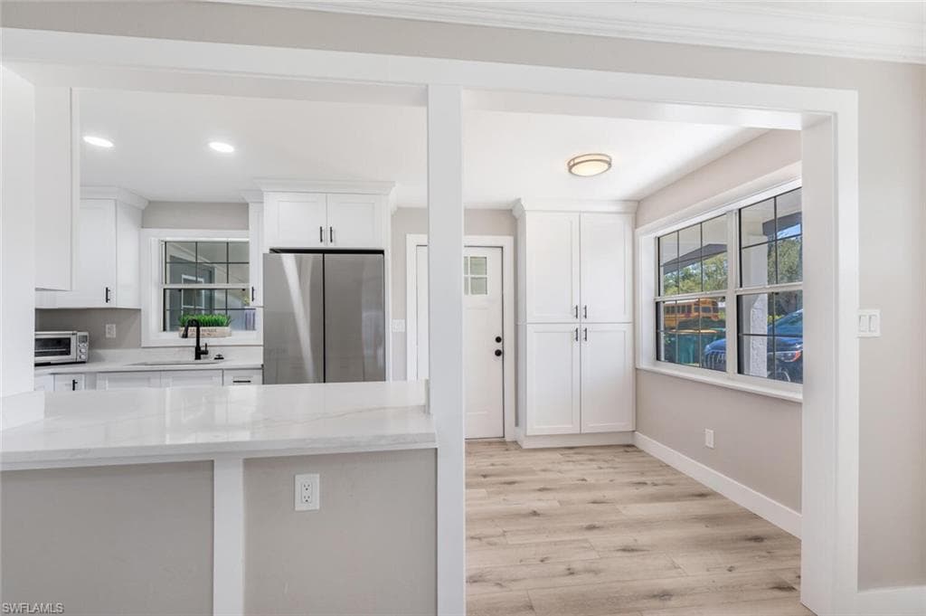 3837 Estey Ave, Naples, FL 34104-9