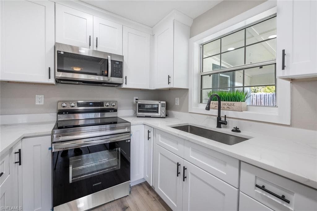 3837 Estey Ave, Naples, FL 34104-12