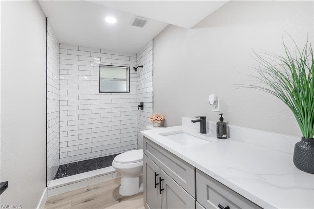 3837 Estey Ave, Naples, FL 34104-22