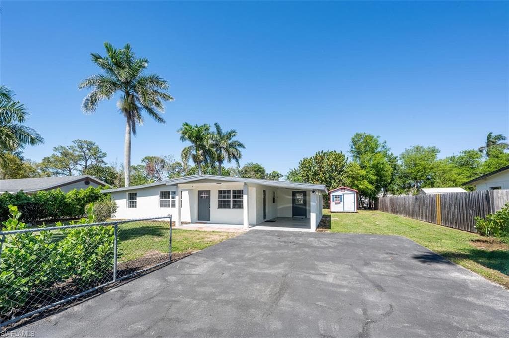3837 Estey Ave, Naples, FL 34104-1