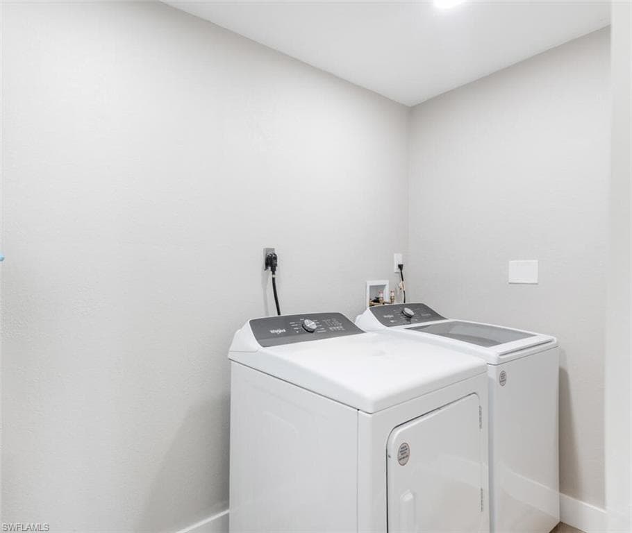 3837 Estey Ave, Naples, FL 34104-29