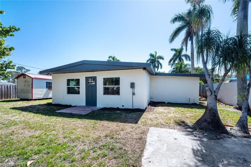 3837 Estey Ave, Naples, FL 34104-35