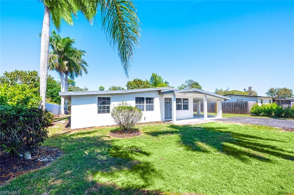 3837 Estey Ave, Naples, FL 34104-2
