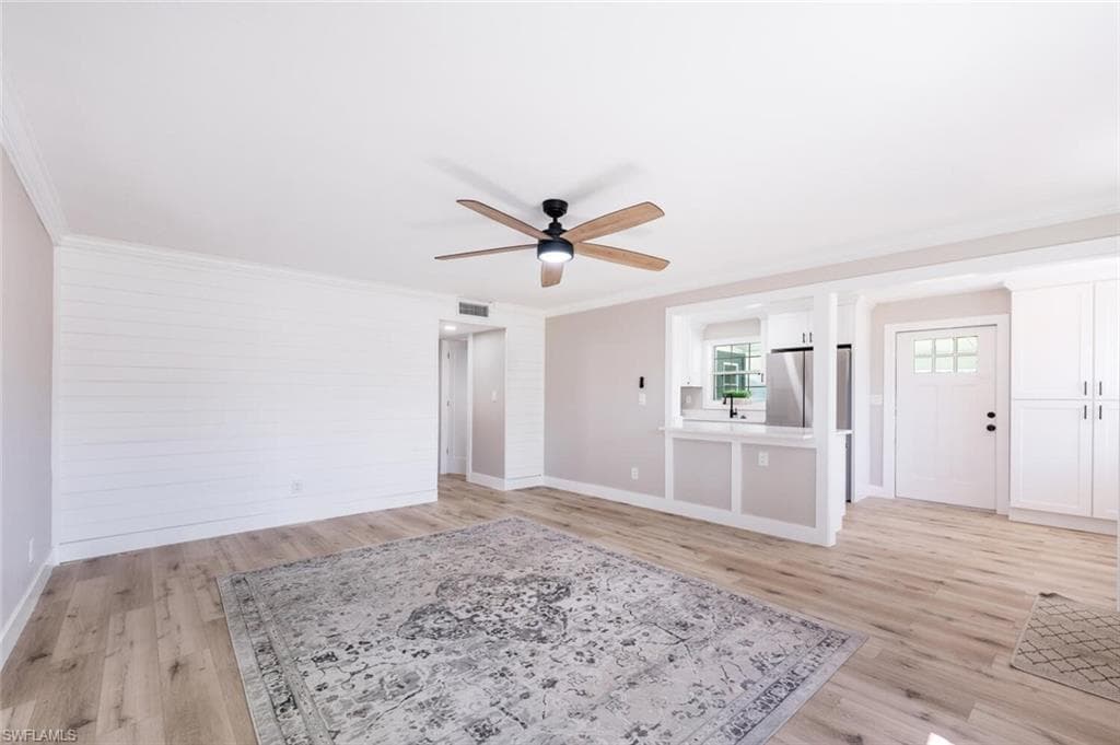 3837 Estey Ave, Naples, FL 34104-5