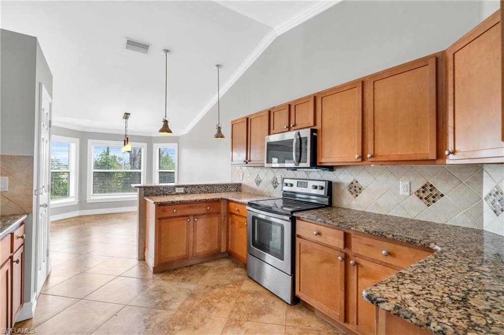 1409 Juanita Pl, Cape Coral, FL 33993-12