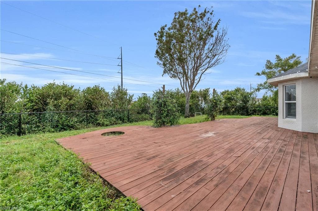 1409 Juanita Pl, Cape Coral, FL 33993-32