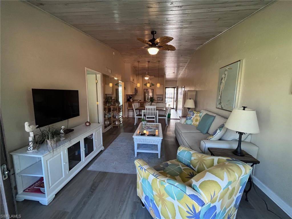 32 Greenbrier St 3-204, Marco Island, FL 34145-8