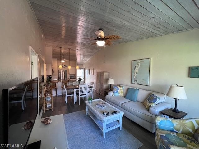 32 Greenbrier St 3-204, Marco Island, FL 34145-9