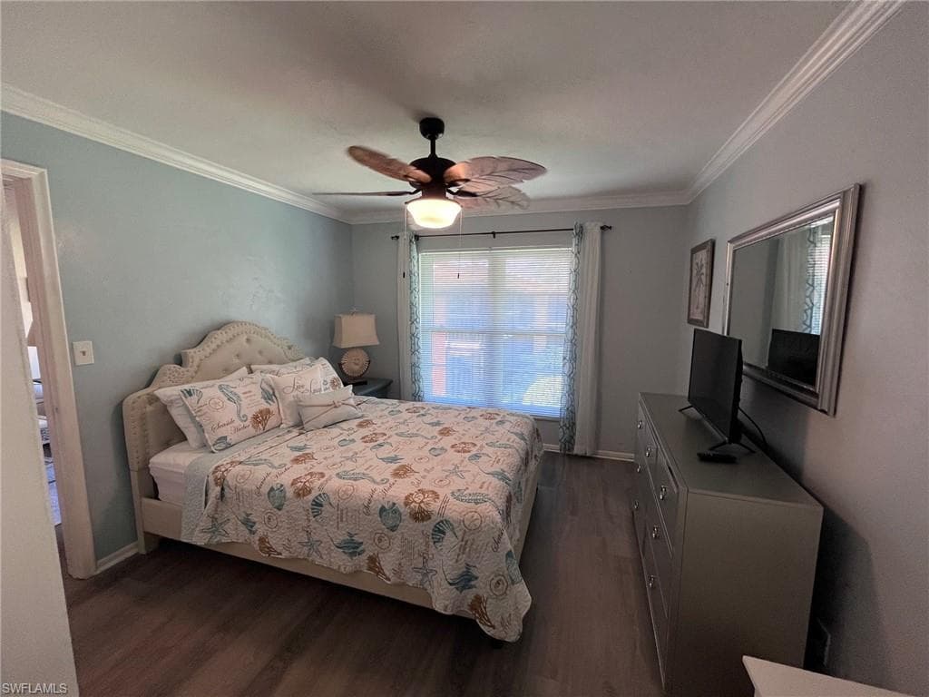 32 Greenbrier St 3-204, Marco Island, FL 34145-13