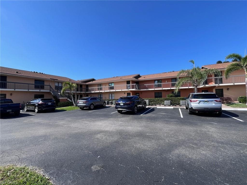 32 Greenbrier St 3-204, Marco Island, FL 34145-17