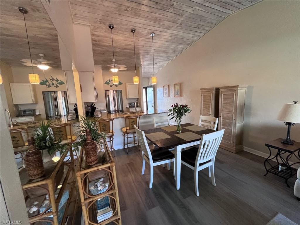 32 Greenbrier St 3-204, Marco Island, FL 34145-6