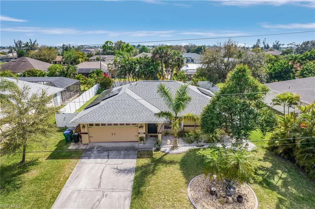 1306 13th Ter, Cape Coral, FL 33991-22