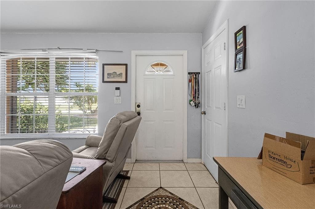 1306 13th Ter, Cape Coral, FL 33991-4