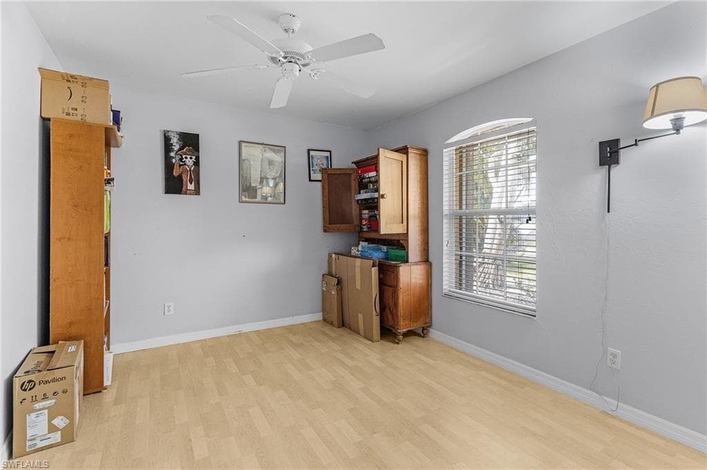 1306 13th Ter, Cape Coral, FL 33991-6