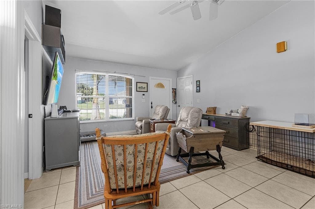 1306 13th Ter, Cape Coral, FL 33991-8