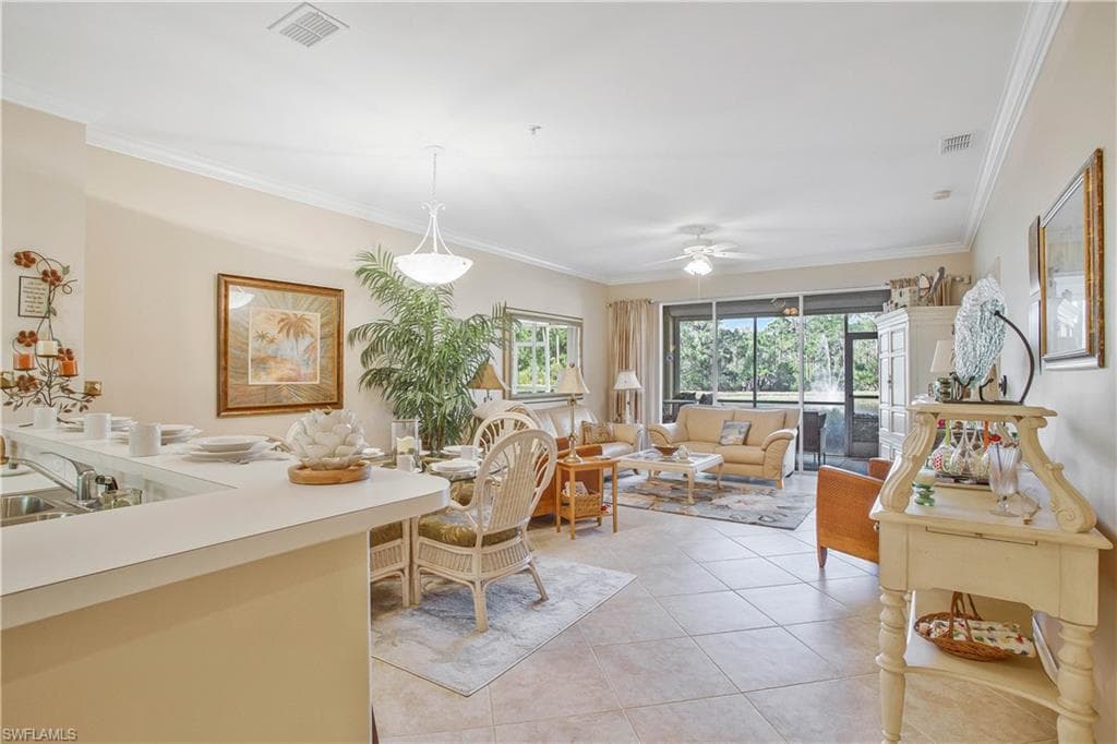 1015 Tarpon Cove Dr 1403, Naples, FL 34110-18