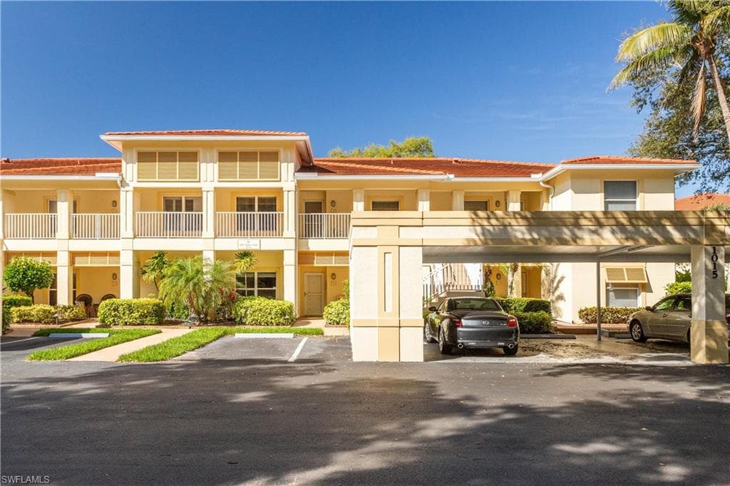 1015 Tarpon Cove Dr 1403, Naples, FL 34110-1