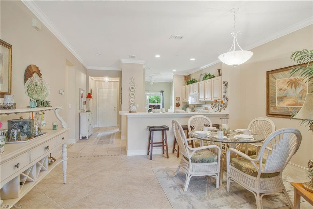 1015 Tarpon Cove Dr 1403, Naples, FL 34110-21