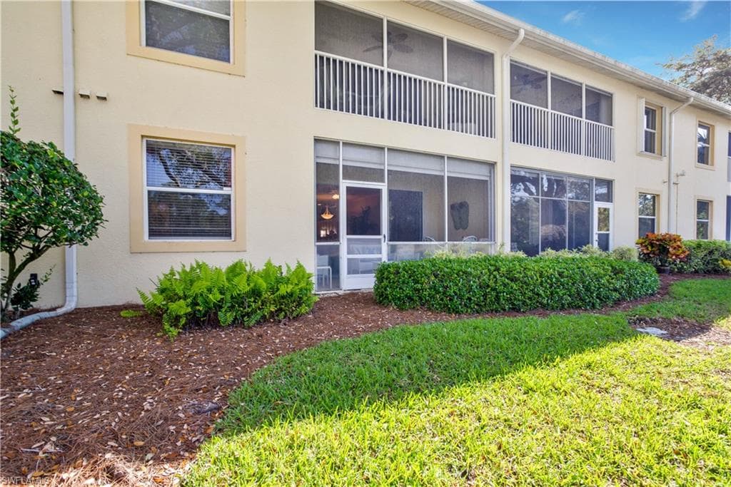 1015 Tarpon Cove Dr 1403, Naples, FL 34110-32