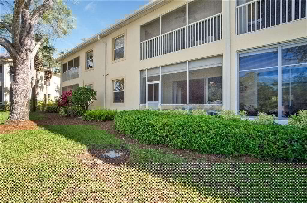 1015 Tarpon Cove Dr 1403, Naples, FL 34110-34