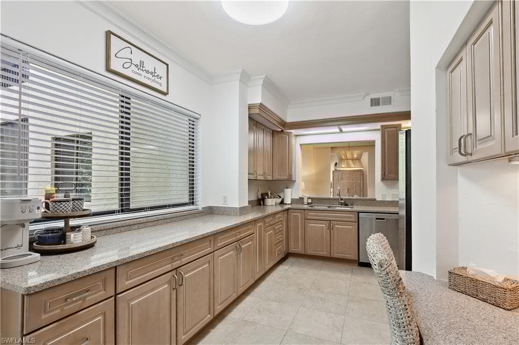 6510 Valen Way B102, Naples, FL 34108-9