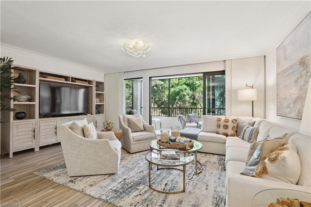 6510 Valen Way B102, Naples, FL 34108-1