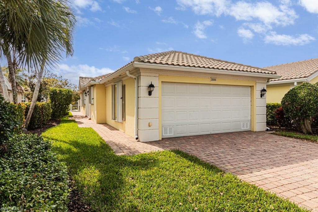 28886 Vermillion Ln, Bonita Springs, FL 34135-1