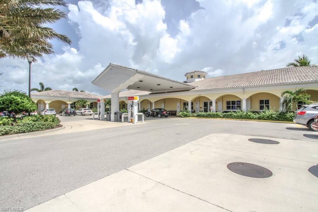 28886 Vermillion Ln, Bonita Springs, FL 34135-24