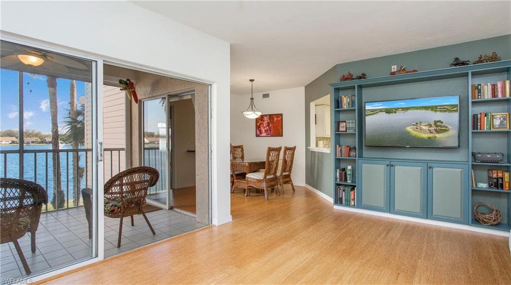 2711 Citrus Lake Dr F202, Naples, FL 34109-4