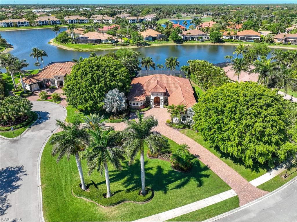 7717 Trent Ct, Naples, FL 34113-4