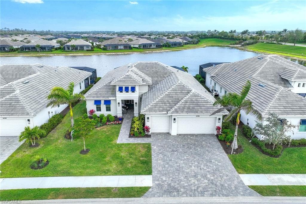 14386 Laguna Springs Ln, Naples, FL 34114-4