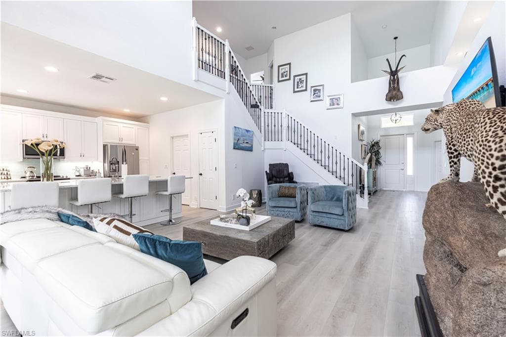 9172 Quartz Ln, Naples, FL 34120-8