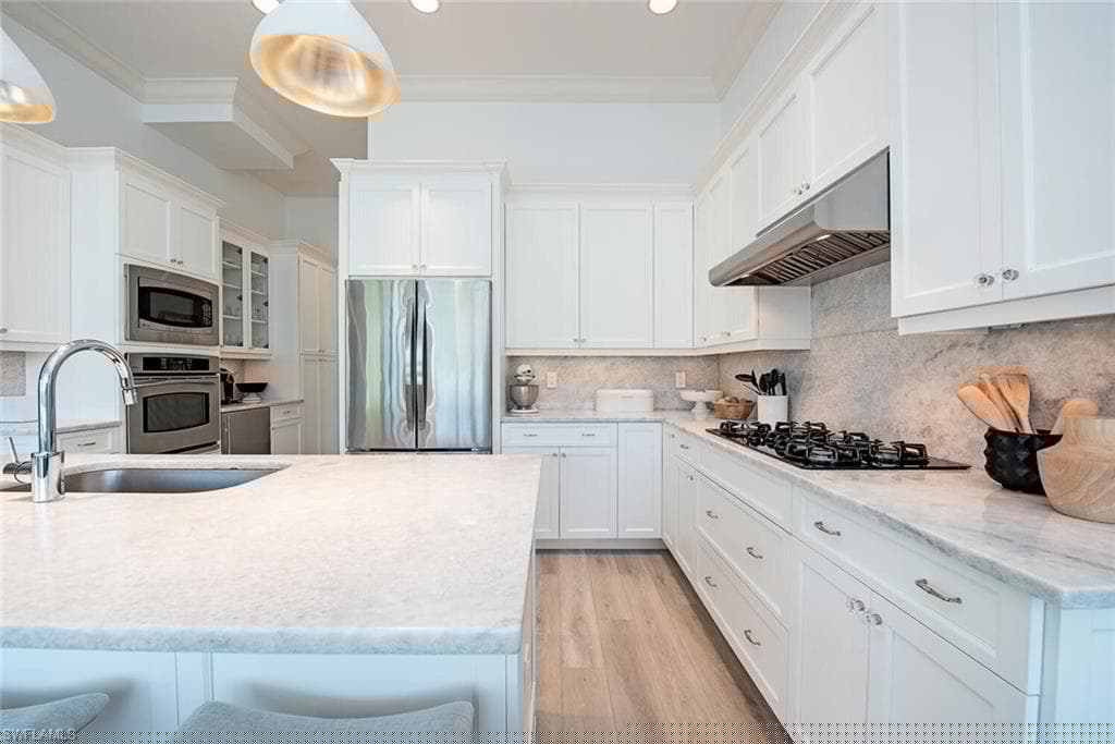 17025 Porta Vecchio Way 101, Naples, FL 34110-3