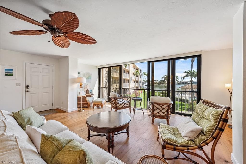 3000 Gulf Shore Blvd N 207, Naples, FL 34103-10