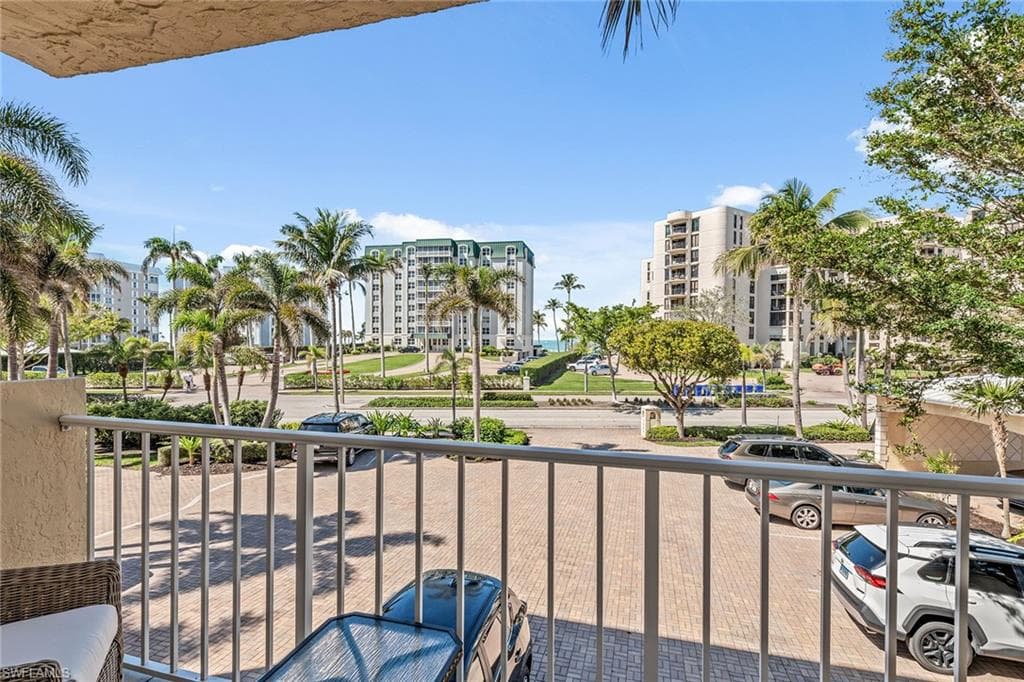 3000 Gulf Shore Blvd N 207, Naples, FL 34103-14