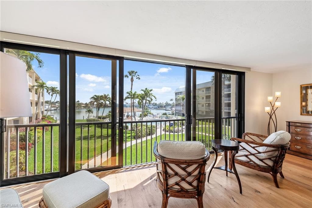 3000 Gulf Shore Blvd N 207, Naples, FL 34103-1