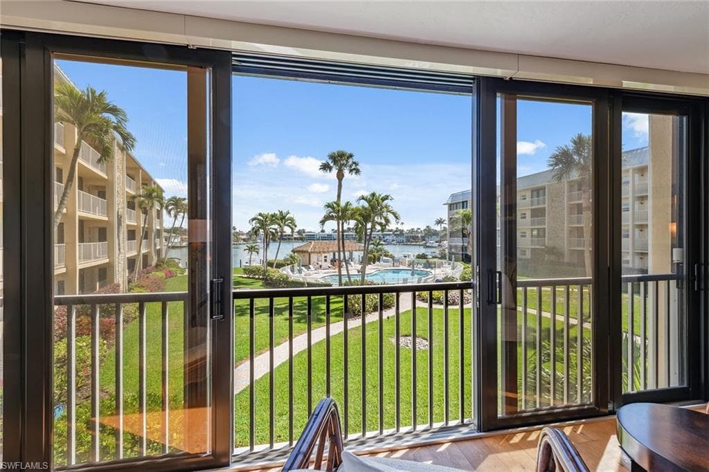 3000 Gulf Shore Blvd N 207, Naples, FL 34103-3
