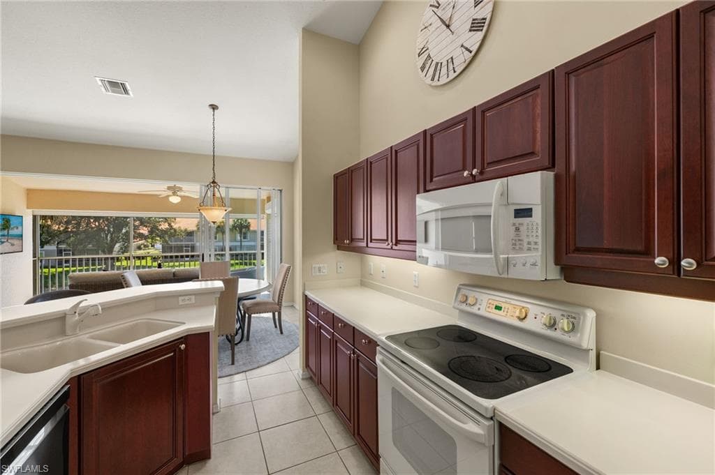 5240 Birmingham Dr 202, Naples, FL 34110-9