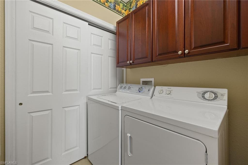 5240 Birmingham Dr 202, Naples, FL 34110-26