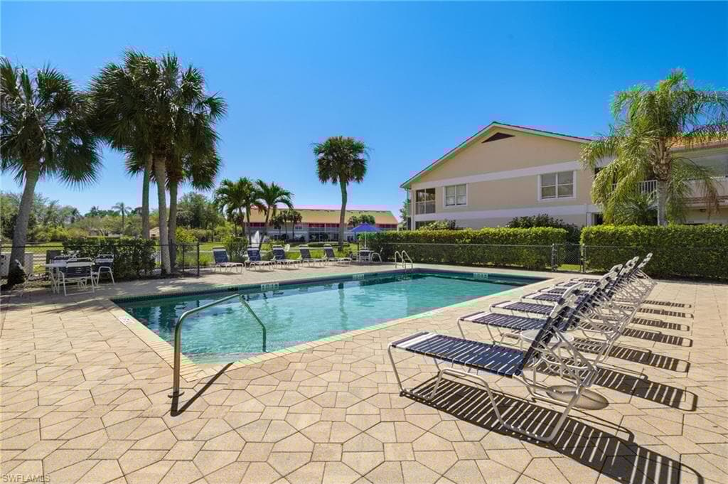 5240 Birmingham Dr 202, Naples, FL 34110-30