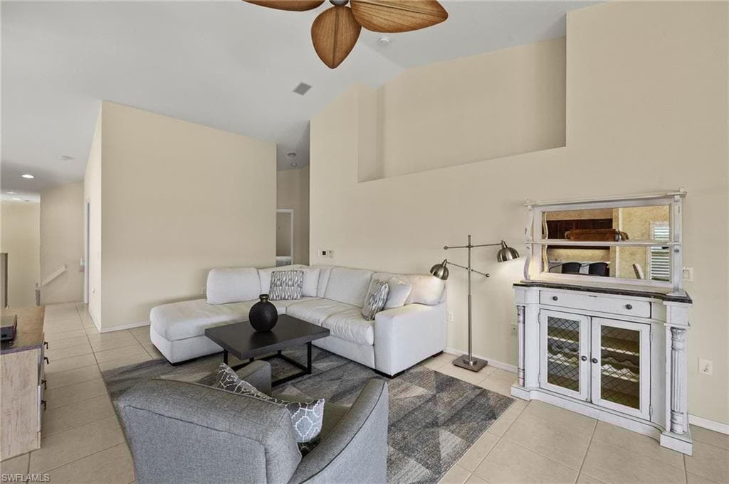 5240 Birmingham Dr 202, Naples, FL 34110-7