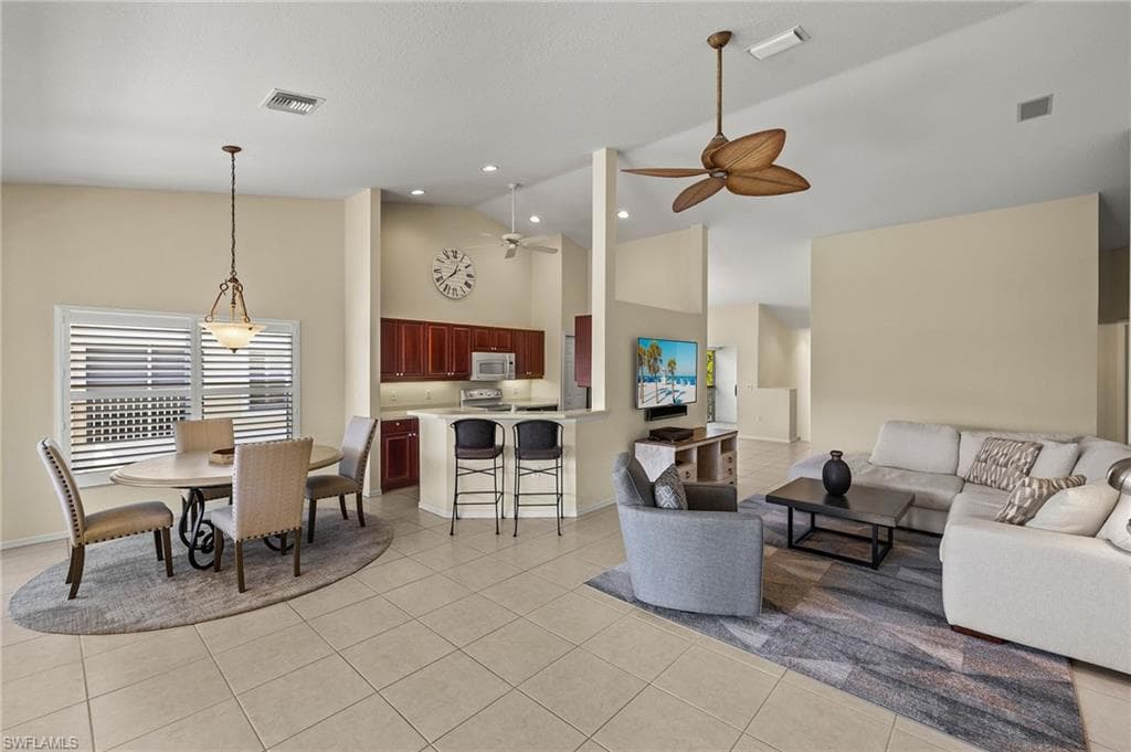 5240 Birmingham Dr 202, Naples, FL 34110-8