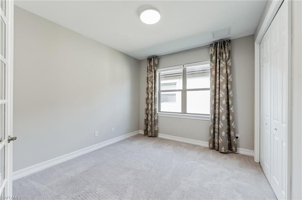 16246 Aberdeen Way, Naples, FL 34110-11