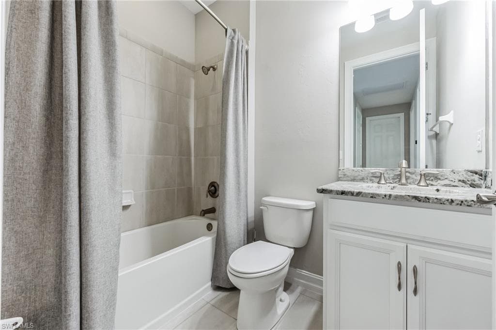 16246 Aberdeen Way, Naples, FL 34110-12