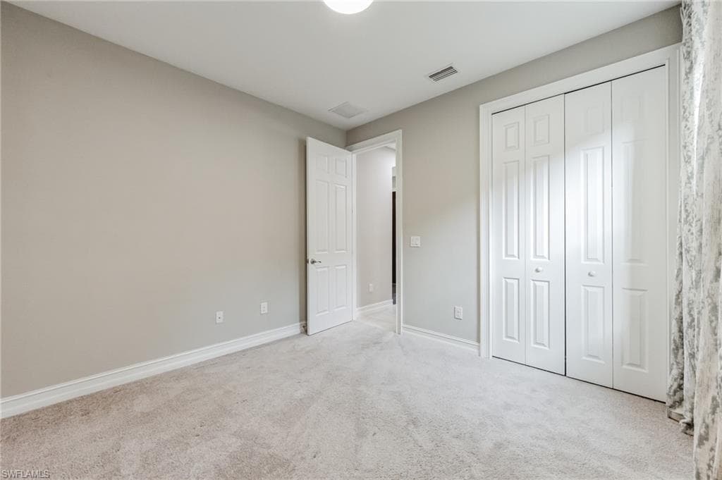 16246 Aberdeen Way, Naples, FL 34110-16