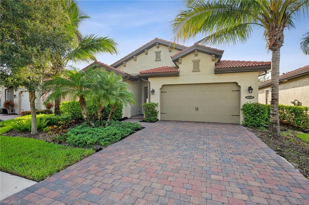 16246 Aberdeen Way, Naples, FL 34110-1