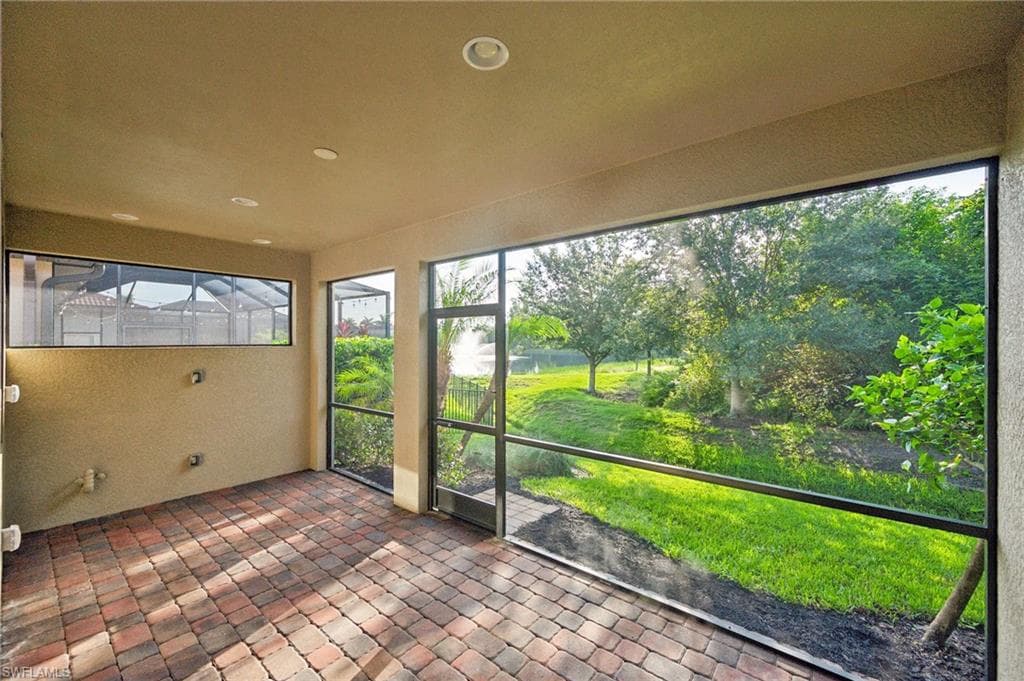 16246 Aberdeen Way, Naples, FL 34110-2