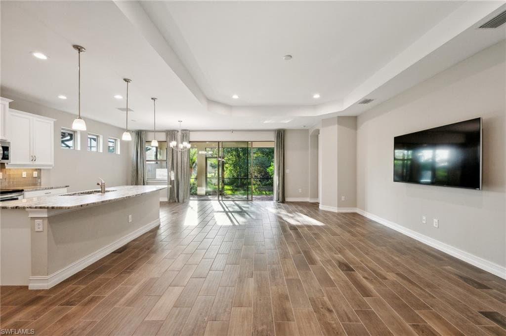 16246 Aberdeen Way, Naples, FL 34110-4