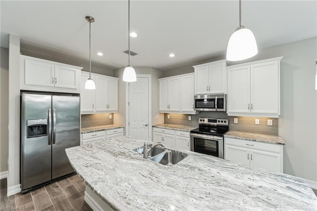 16246 Aberdeen Way, Naples, FL 34110-6