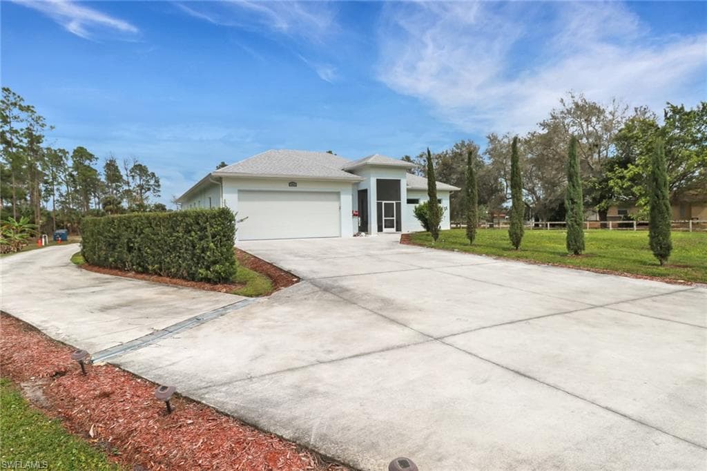 2575 31st Ave NE, Naples, FL 34120-4